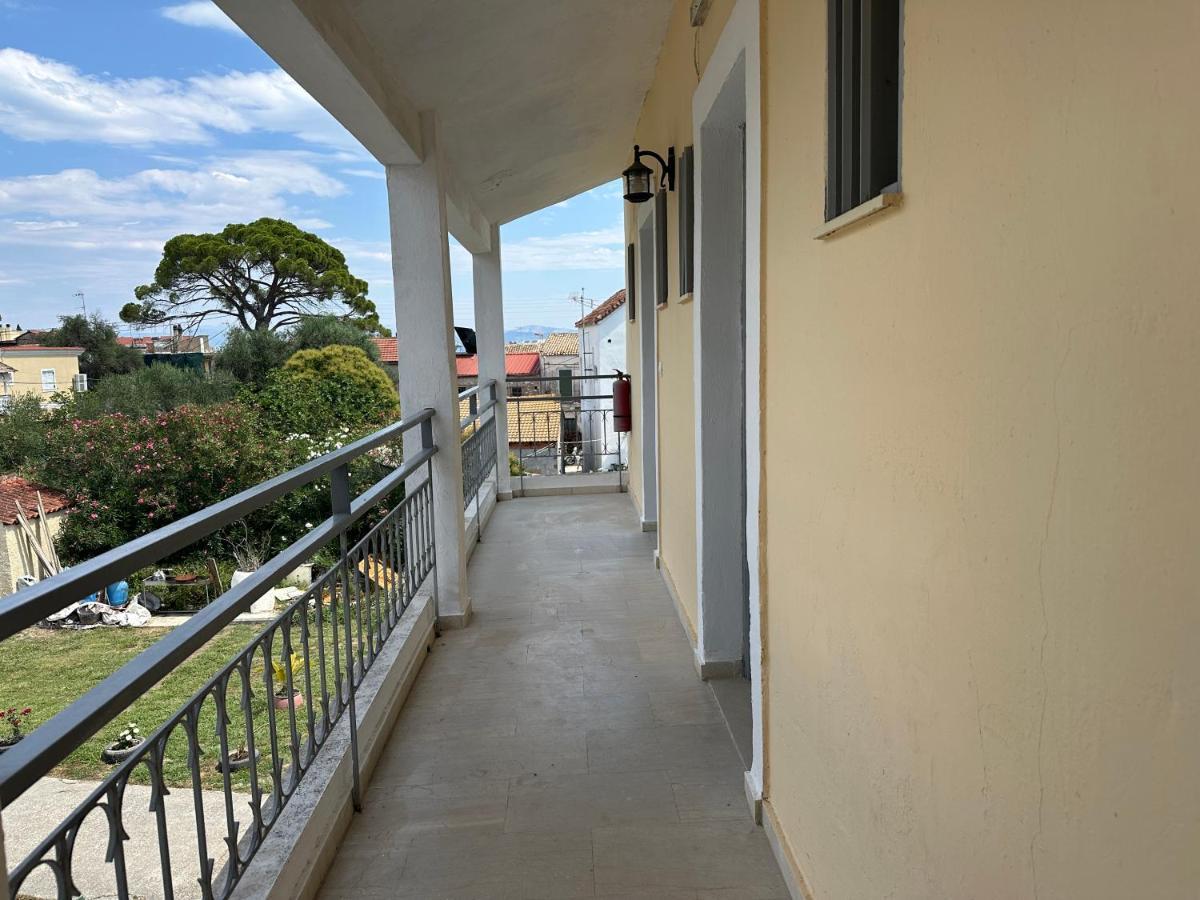 Full House Kavos Hotel Bagian luar foto