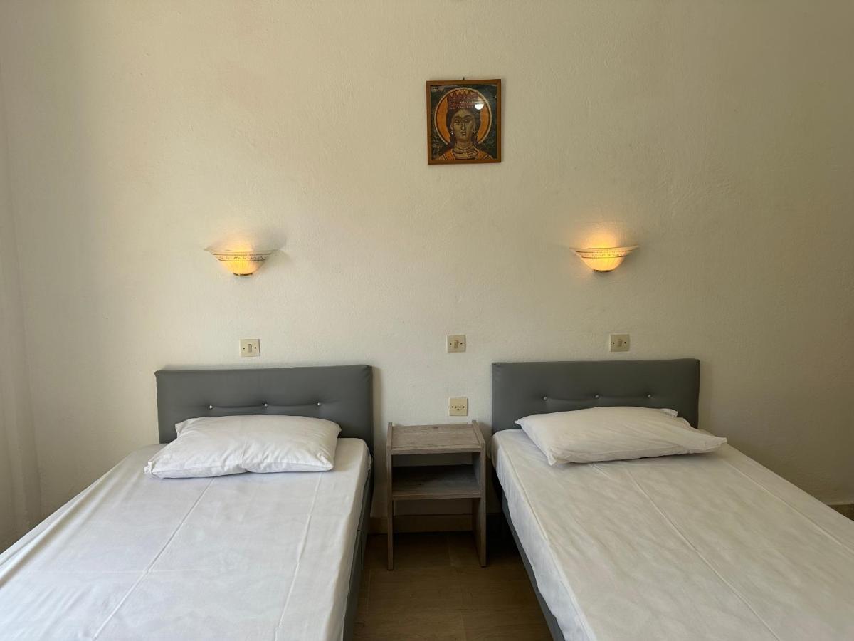 Full House Kavos Hotel Bagian luar foto