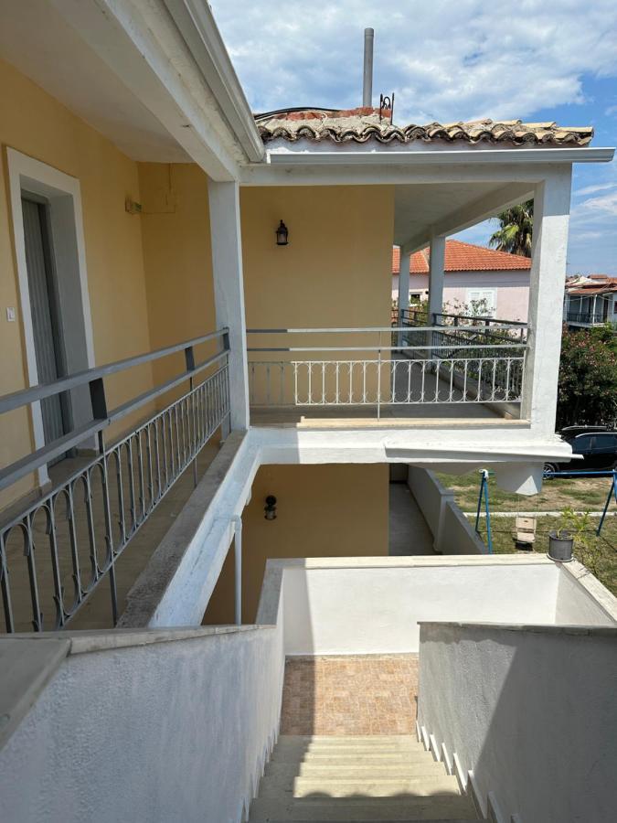 Full House Kavos Hotel Bagian luar foto